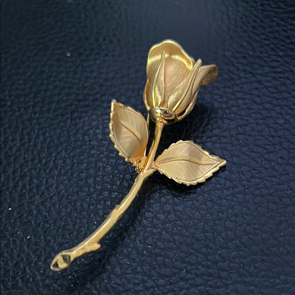 Elegant Gold Rose Vintage Brooch by Giovanni